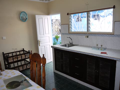 Double or Twin Room | Private kitchen | Fridge, oven, cookware/dishes/utensils