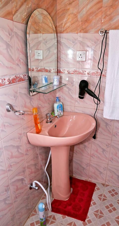 Triple Room | Bathroom | Shower, free toiletries, hair dryer, bathrobes