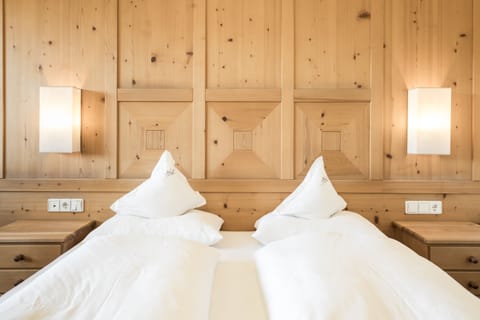 Hypo-allergenic bedding, minibar, in-room safe, individually decorated