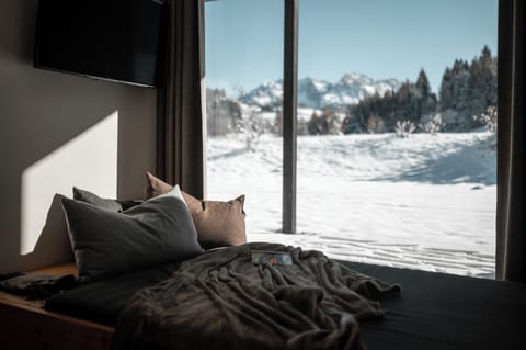 Hypo-allergenic bedding, minibar, in-room safe, individually decorated