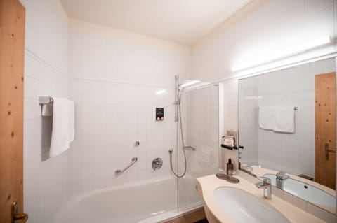 Hypo-allergenic bedding, minibar, in-room safe, individually decorated