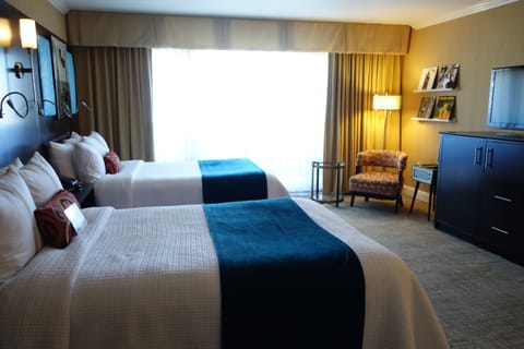 Deluxe Double Room, 2 Queen Beds | Hypo-allergenic bedding, pillowtop beds, in-room safe, desk
