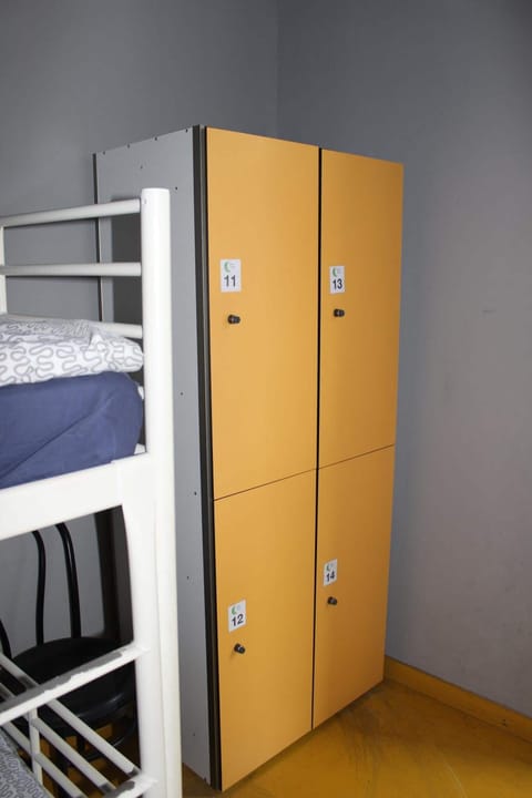 In-room safe, soundproofing, iron/ironing board, free WiFi