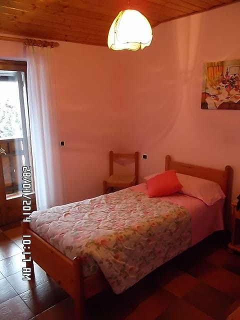 Single Room | 1 bedroom, down comforters, in-room safe, desk