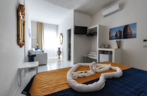 Design Triple Room, 1 Bedroom | Hypo-allergenic bedding, in-room safe, individually decorated