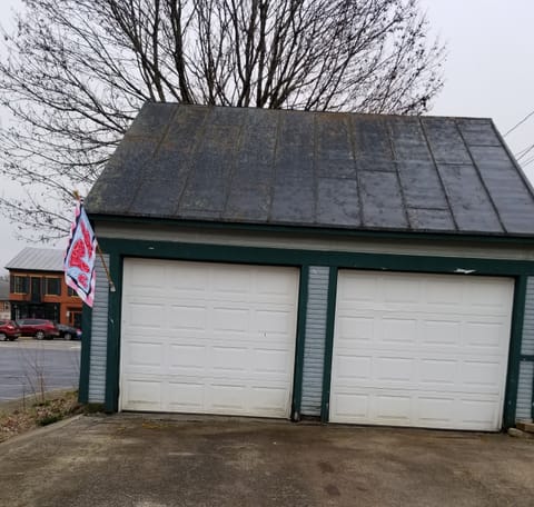 Private parking for Nana's Nest guests.