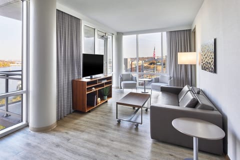 Suite, 1 Bedroom, River View | Premium bedding, in-room safe, desk, blackout drapes