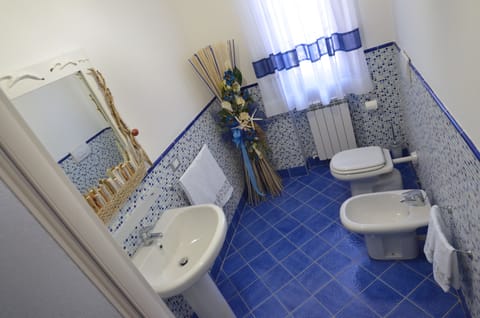 Double or Twin Room | Bathroom | Shower, free toiletries, bidet, towels