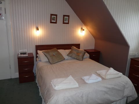 Double Room | Individually decorated, individually furnished, iron/ironing board