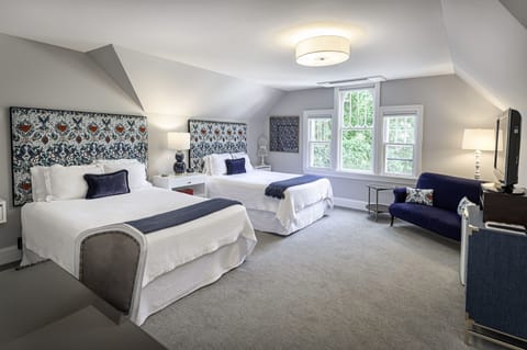 Standard Room, 1 Bedroom, Non Smoking (Double Queen Room) | Premium bedding, minibar, blackout drapes, iron/ironing board