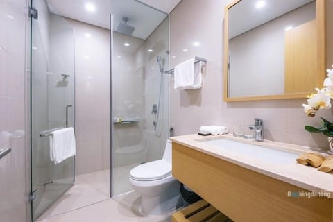 Apartment, 3 Bedrooms, Balcony, Pool View | Bathroom | Shower, rainfall showerhead, free toiletries, hair dryer