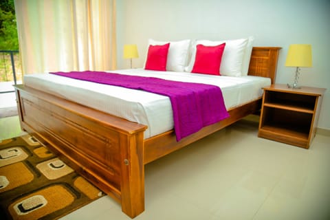 Deluxe Single Room, Garden View | In-room safe, desk, soundproofing, iron/ironing board