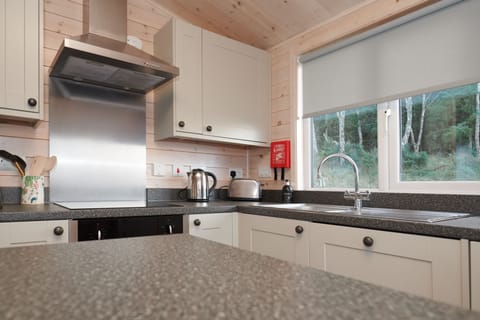 The kitchen in Ben Wyvis Lodge.