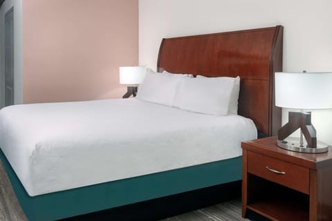 Premium bedding, in-room safe, desk, iron/ironing board