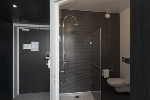 Standard Double Room, 1 Double Bed | Bathroom shower