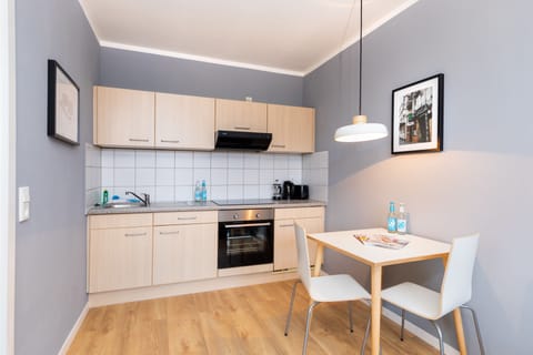 Classic Apartment (Medium Plus) | Private kitchen | Fridge, stovetop, coffee/tea maker, electric kettle