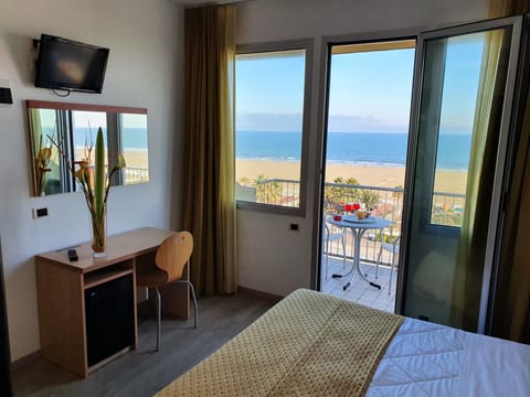 Superior Double or Twin Room, Sea View | In-room safe, desk, free WiFi