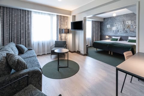 Junior Suite | In-room safe, desk, blackout drapes, free WiFi
