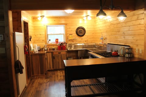 Deluxe Cabin, 6 Bedrooms, Non Smoking, Kitchen (Broken Arrow) | Private kitchen | Stovetop, coffee/tea maker, cookware/dishes/utensils, cleaning supplies