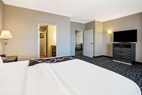 Deluxe Suite, 1 King Bed, Non Smoking (Deluxe Family Suite) | Premium bedding, desk, laptop workspace, blackout drapes