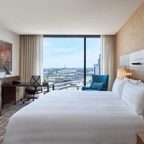 Deluxe King Room | Premium bedding, minibar, in-room safe, desk