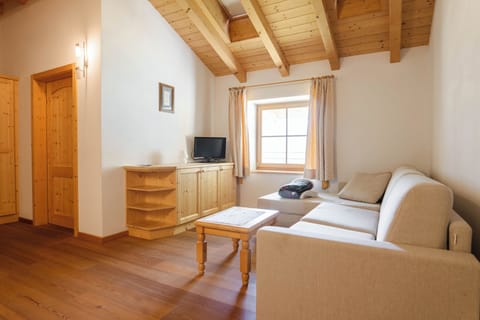 Junior Suite | Minibar, in-room safe, desk, free WiFi