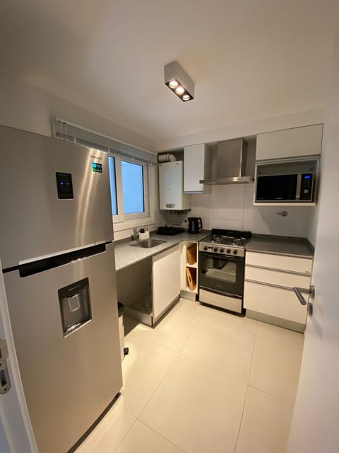 Luxury Apartment, 2 Bedrooms | Private kitchen | Fridge, microwave, oven, toaster