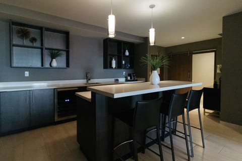 Suite, 1 Bedroom | Private kitchen | Fridge, microwave