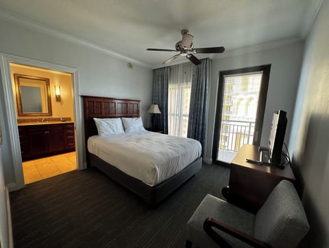 2nd Bedroom (Queen size bed)