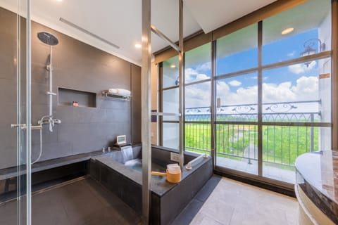 Mansion Superior Double Room | Bathroom | Hair dryer, bathrobes, bidet, towels