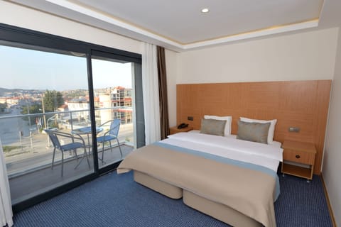 Comfort Double or Twin Room, Balcony, City View | Minibar, in-room safe, soundproofing, free WiFi