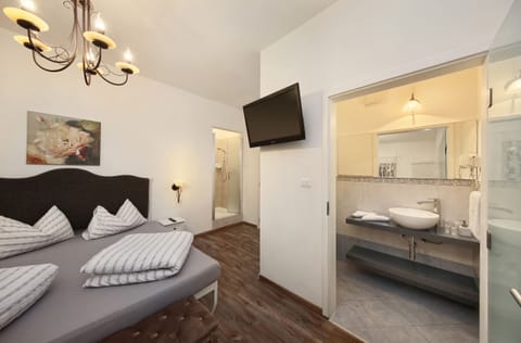 Panoramic Double Room | 1 bedroom, hypo-allergenic bedding, minibar, in-room safe