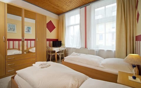 Standard Double Room | Free WiFi, bed sheets