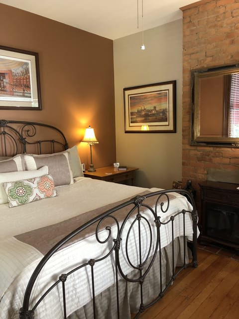 Honeymoon Room | Premium bedding, pillowtop beds, individually decorated