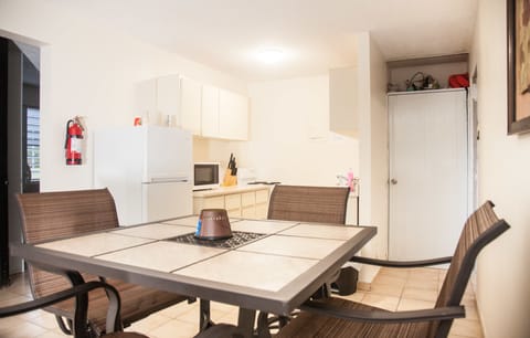 Apartment, 2 Bedrooms | In-room dining