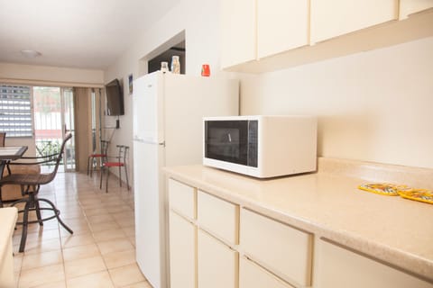 Apartment, 2 Bedrooms | Private kitchen | Full-size fridge, microwave, oven, stovetop