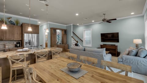 Beach Bike Escape Dining and Kitchen