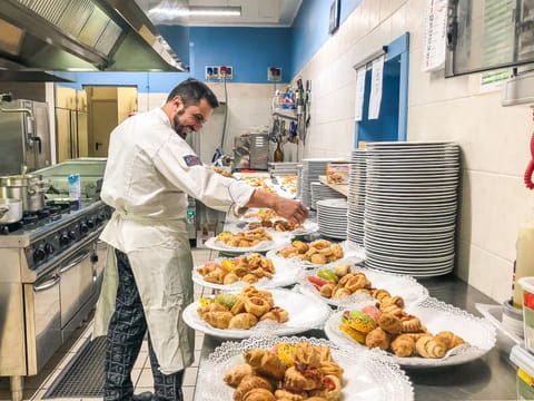 Lunch and dinner served, local and international cuisine