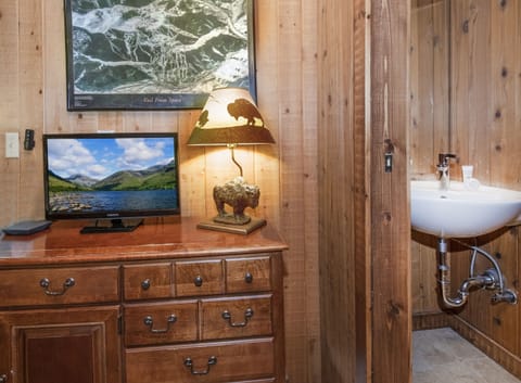 Townhome, 2 Bedrooms | Interior