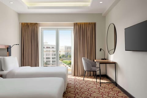 Executive Suite (Lounge Access) | Hypo-allergenic bedding, minibar, in-room safe, individually furnished