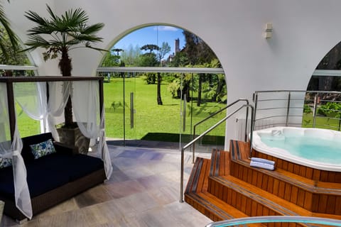 2 indoor pools, seasonal outdoor pool, sun loungers