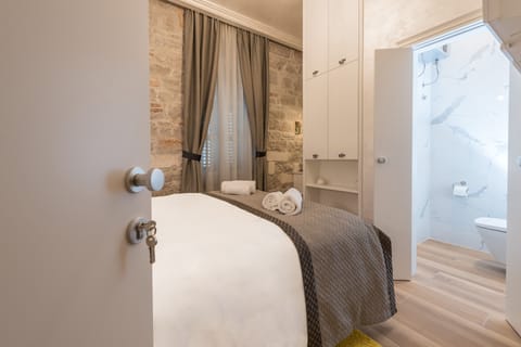 Design Double or Twin Room, 1 Bedroom(Room 16) | Premium bedding, minibar, in-room safe, individually decorated