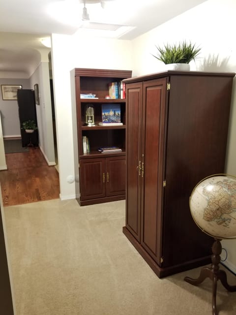 Office w/ Computer & Library