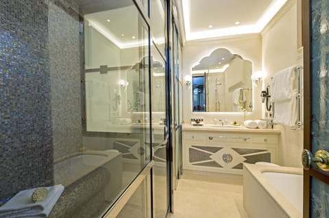 Suite, Terrace | Bathroom | Shower, designer toiletries, hair dryer, bathrobes