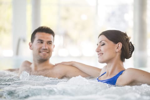 Indoor pool, sun loungers