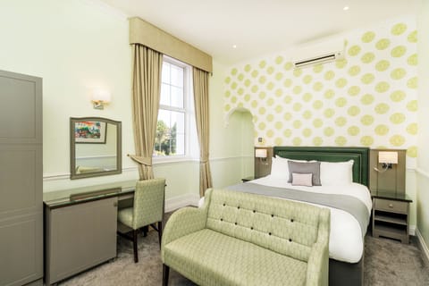 The Bromley Court Hotel | Bromley | VacationRenter