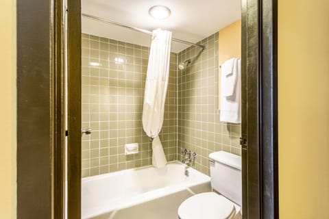 Standard Room, 2 Double Beds, Non Smoking | Bathroom | Combined shower/tub, free toiletries, hair dryer, towels