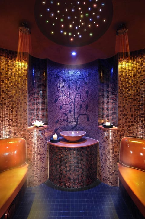 Couples treatment rooms, sauna, spa tub, steam room, Turkish bath