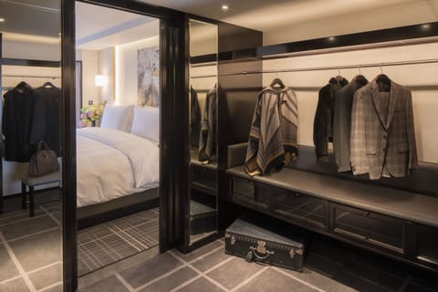 Grand Premier Suite, 1 King Bed | 1 bedroom, premium bedding, minibar, in-room safe