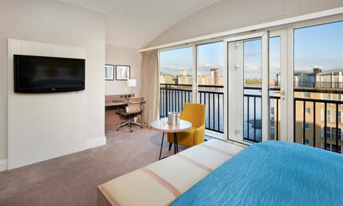 Suite | In-room safe, desk, laptop workspace, iron/ironing board